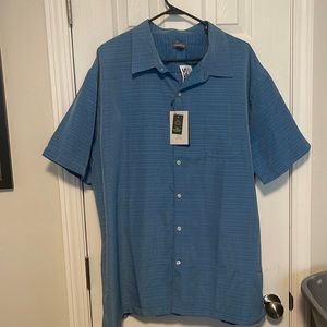 Men’s Van Heusen Button Down Shirt